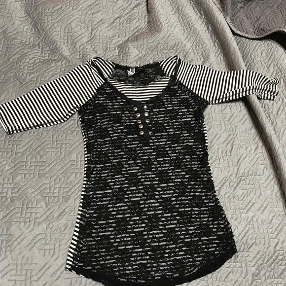 BKE SMALL BLACK/WHITE STRIPED WITH LACE - Picture 1 of 4